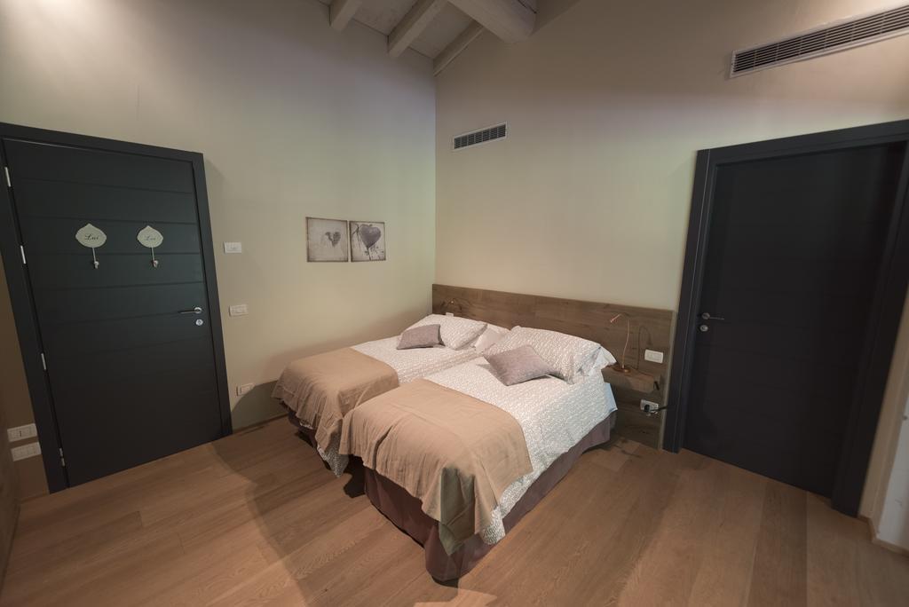 Agriturismo Locanda Del Pesco Collebeato Room photo