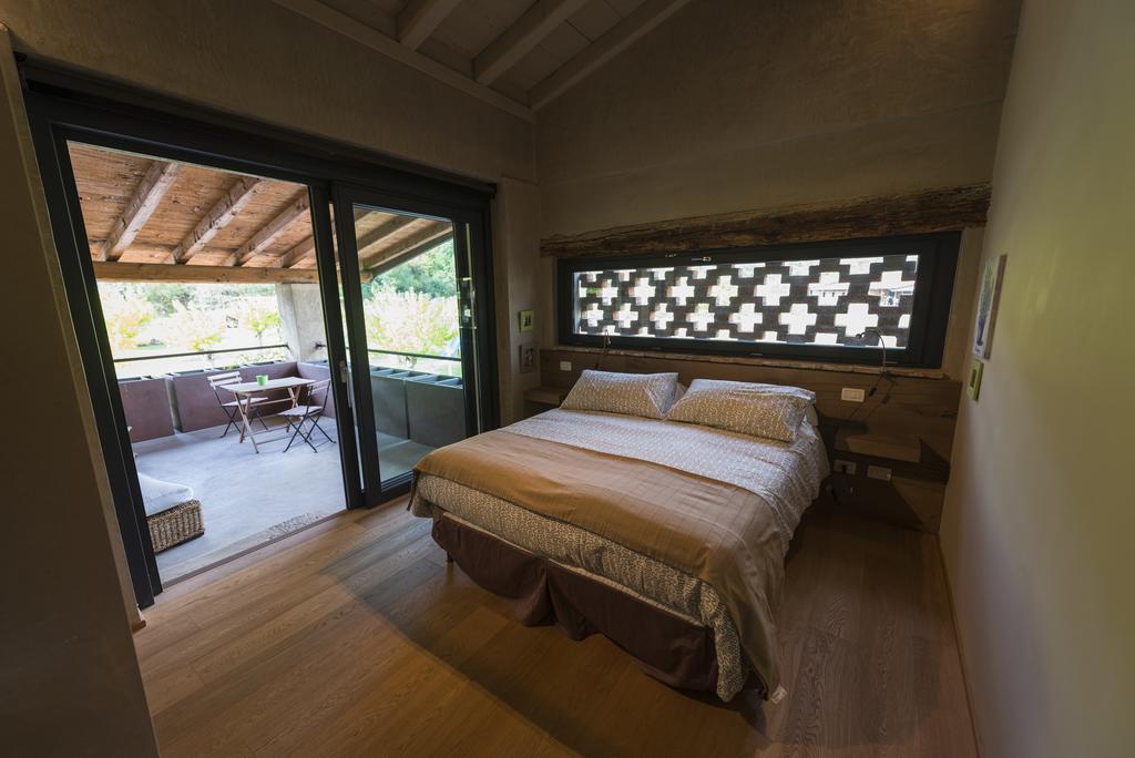 Agriturismo Locanda Del Pesco Collebeato Room photo