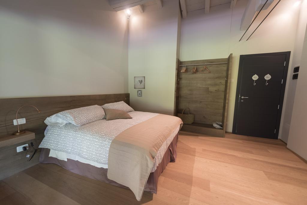 Agriturismo Locanda Del Pesco Collebeato Room photo